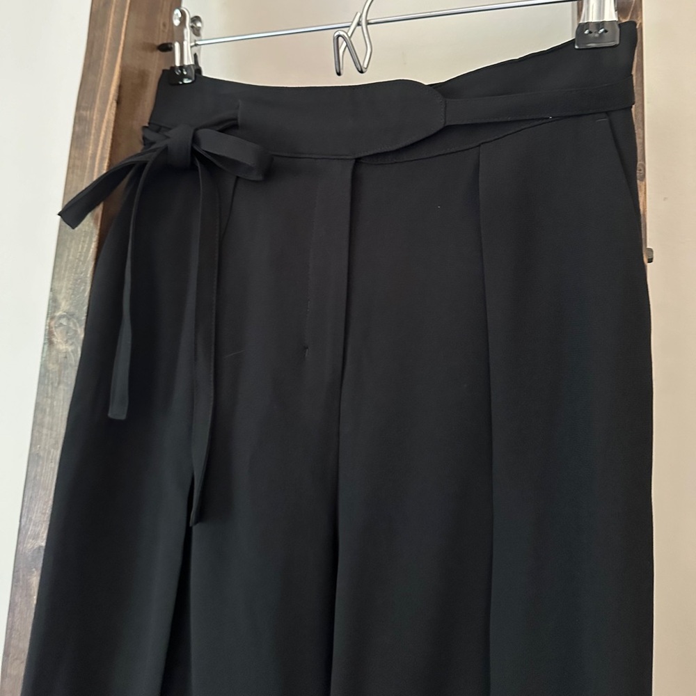 Aritzia Babaton black front tie dress pants size 0